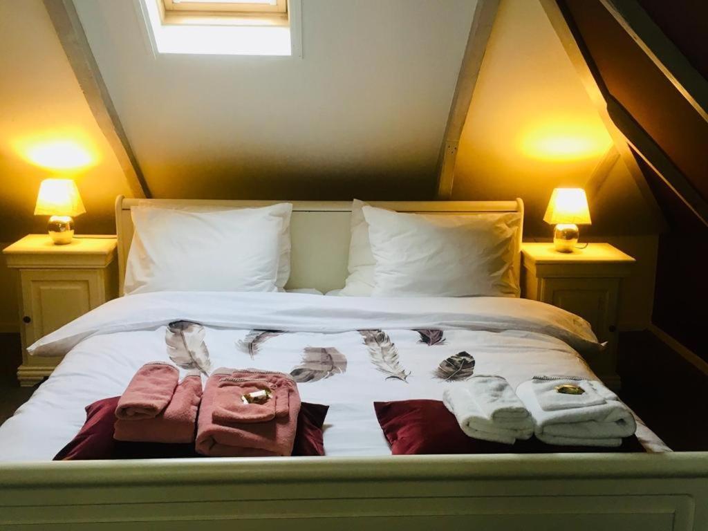 Onder De Boom Bed & Breakfast Gerkesklooster Ngoại thất bức ảnh