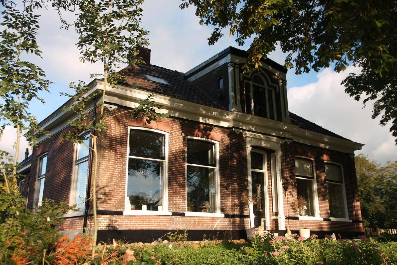 Onder De Boom Bed & Breakfast Gerkesklooster Ngoại thất bức ảnh